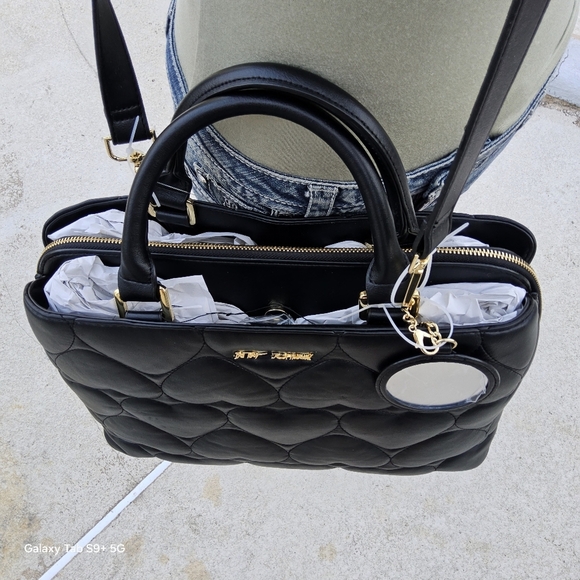 NWT BETSEY JOHNSON BLACK SATCHEL w/REMOVABLE MIRROR - Picture 7 of 9